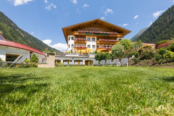 Aktiv & Vitalhotel Bergcristall (Neustift im Stubaital)